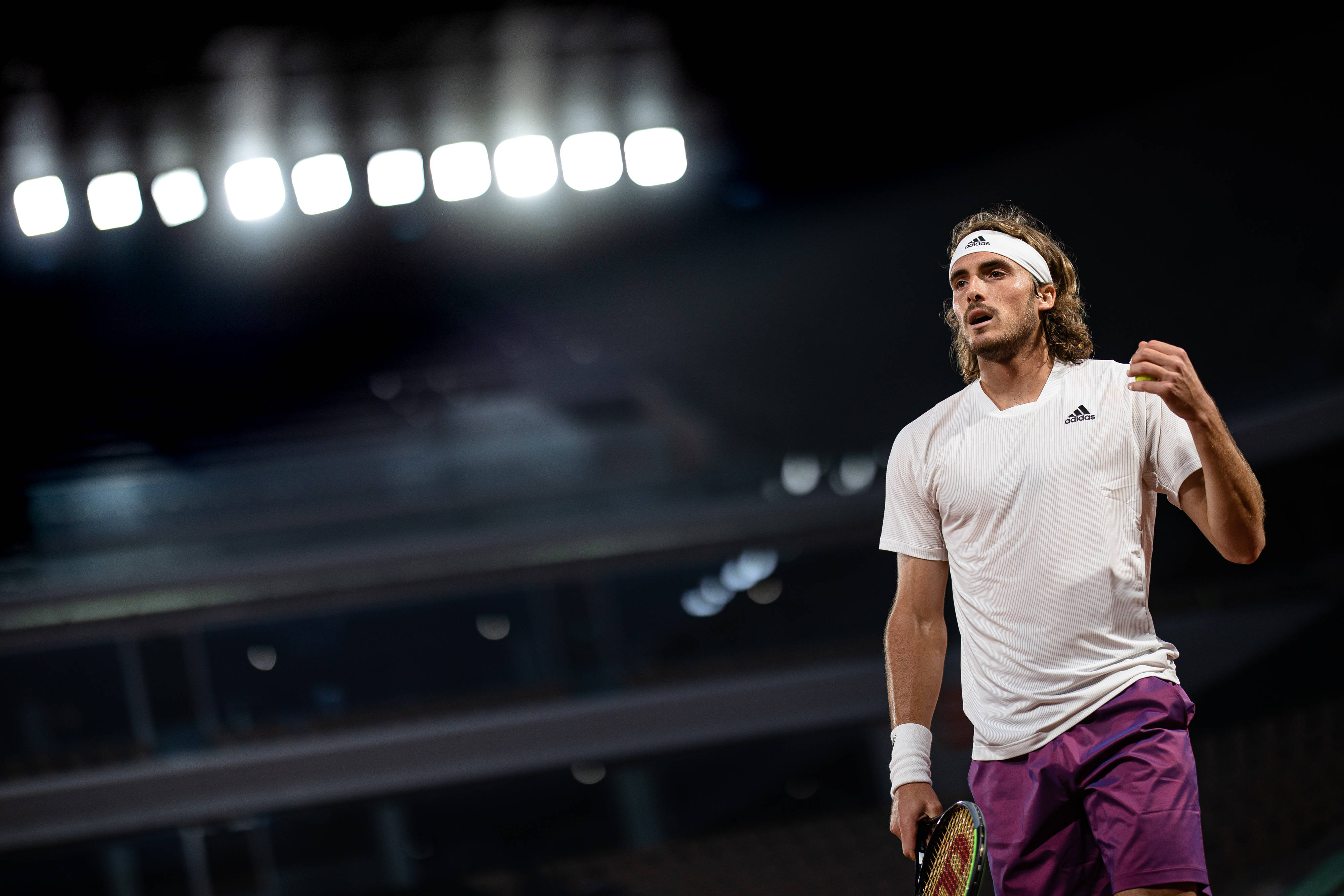 爱游戏tv-日本网球队完胜英国网球队，西西帕斯绝境逆转