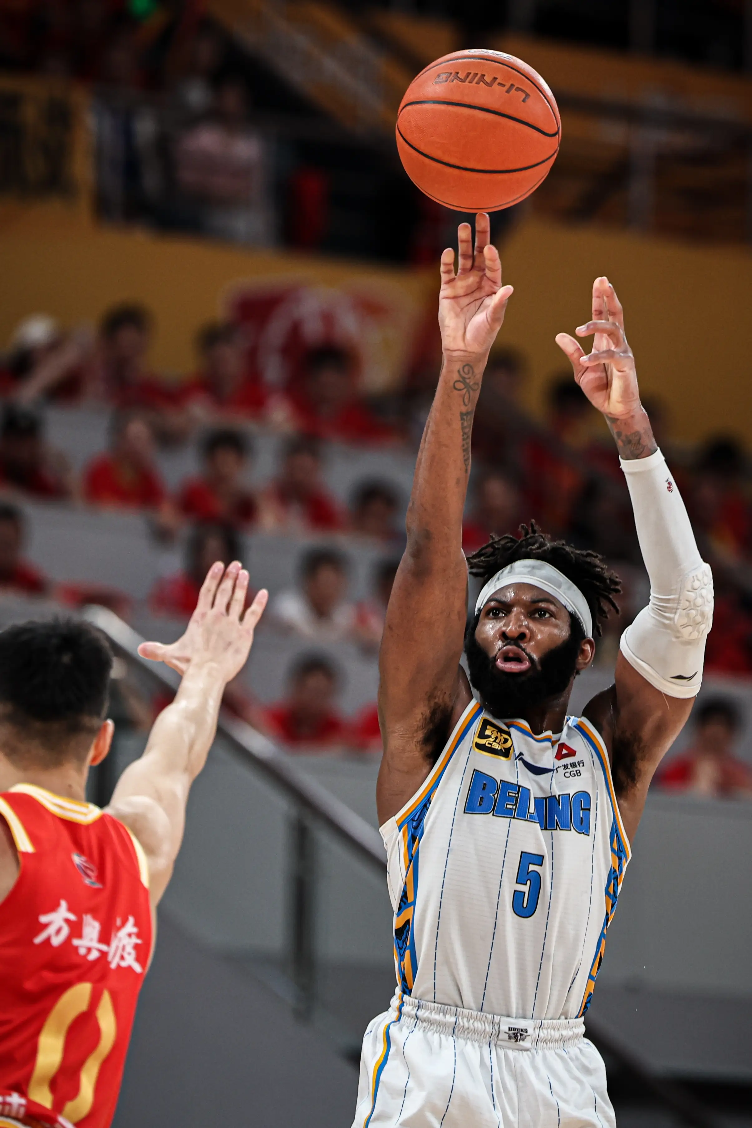 爱游戏APP-公牛逆转上海队，胡金秋带队取胜